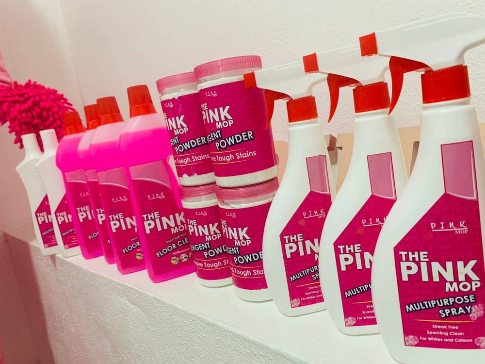 Produk The Pink Mop: spray, floor cleaner dan detergent powder